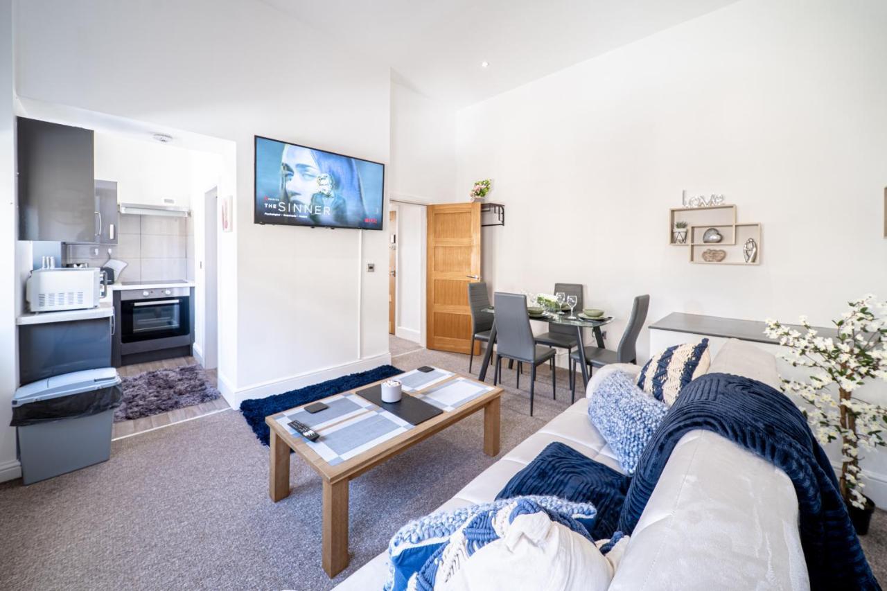 Cozy 1-Bedroom Apartment In The Heart Of Barnsley Town Centre エクステリア 写真
