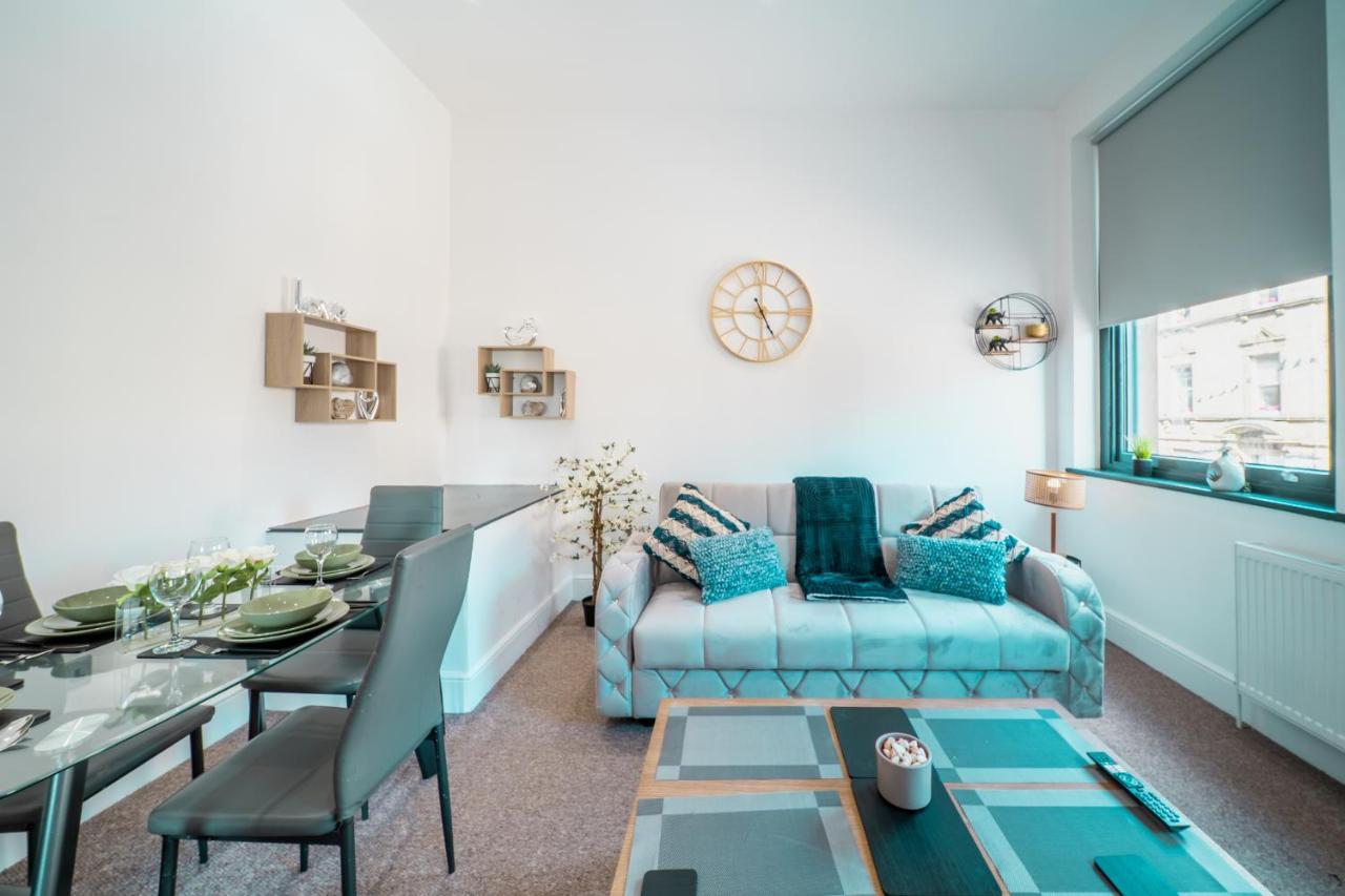 Cozy 1-Bedroom Apartment In The Heart Of Barnsley Town Centre エクステリア 写真