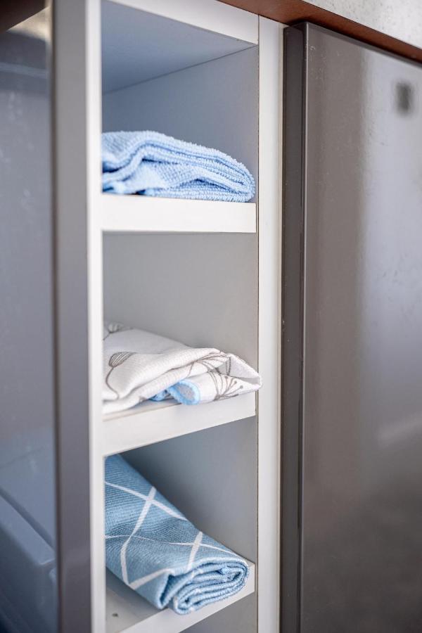 Cozy 1-Bedroom Apartment In The Heart Of Barnsley Town Centre エクステリア 写真