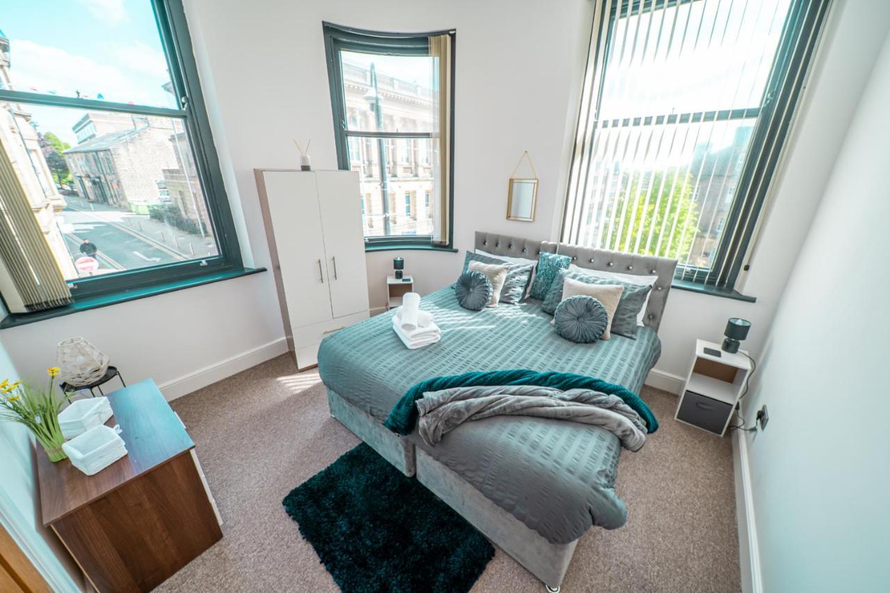Cozy 1-Bedroom Apartment In The Heart Of Barnsley Town Centre エクステリア 写真