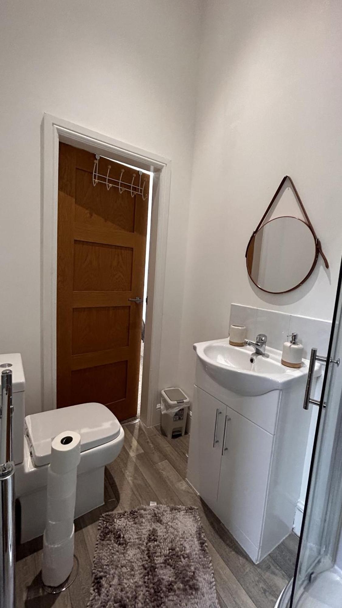 Cozy 1-Bedroom Apartment In The Heart Of Barnsley Town Centre エクステリア 写真