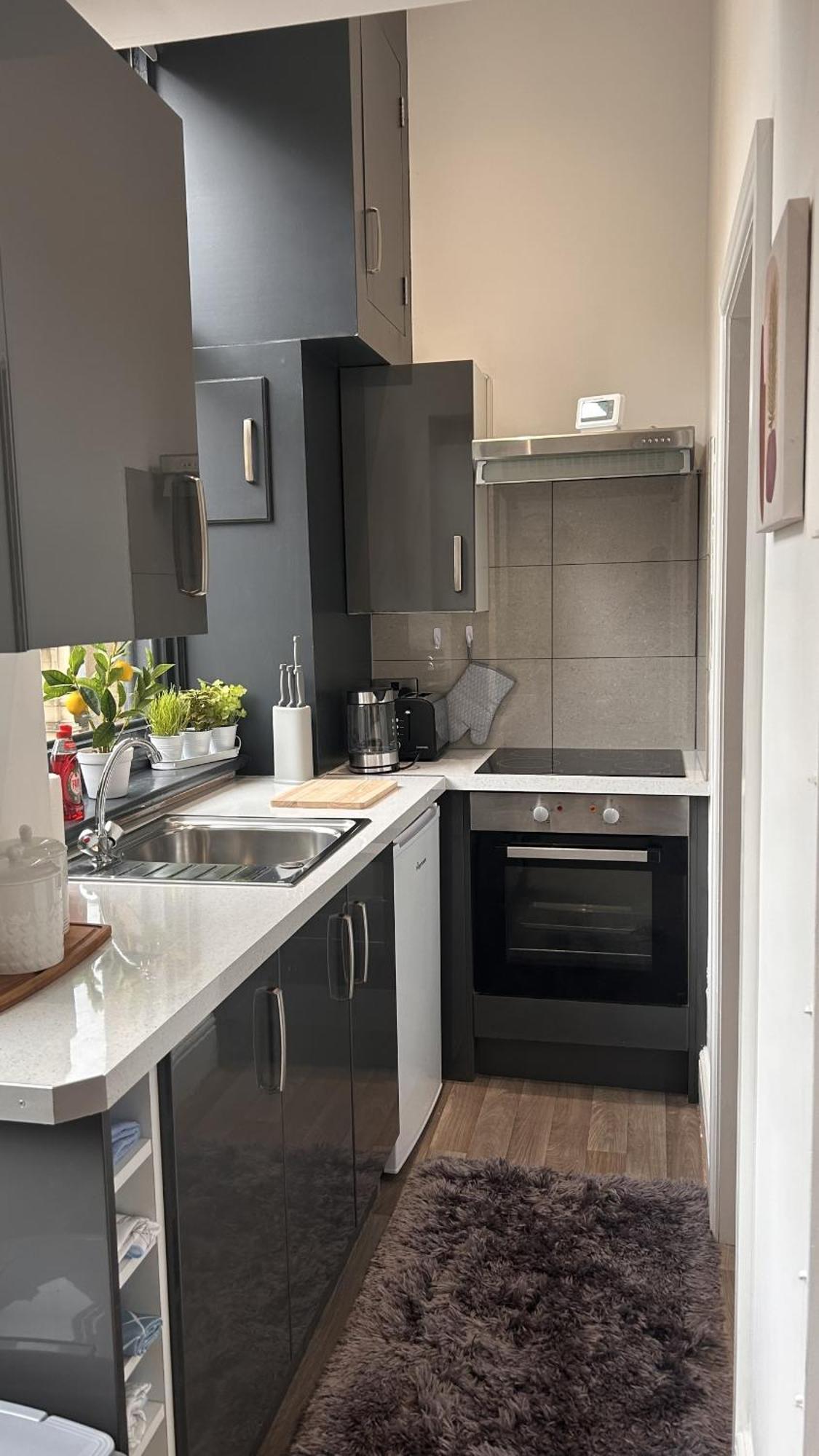 Cozy 1-Bedroom Apartment In The Heart Of Barnsley Town Centre エクステリア 写真