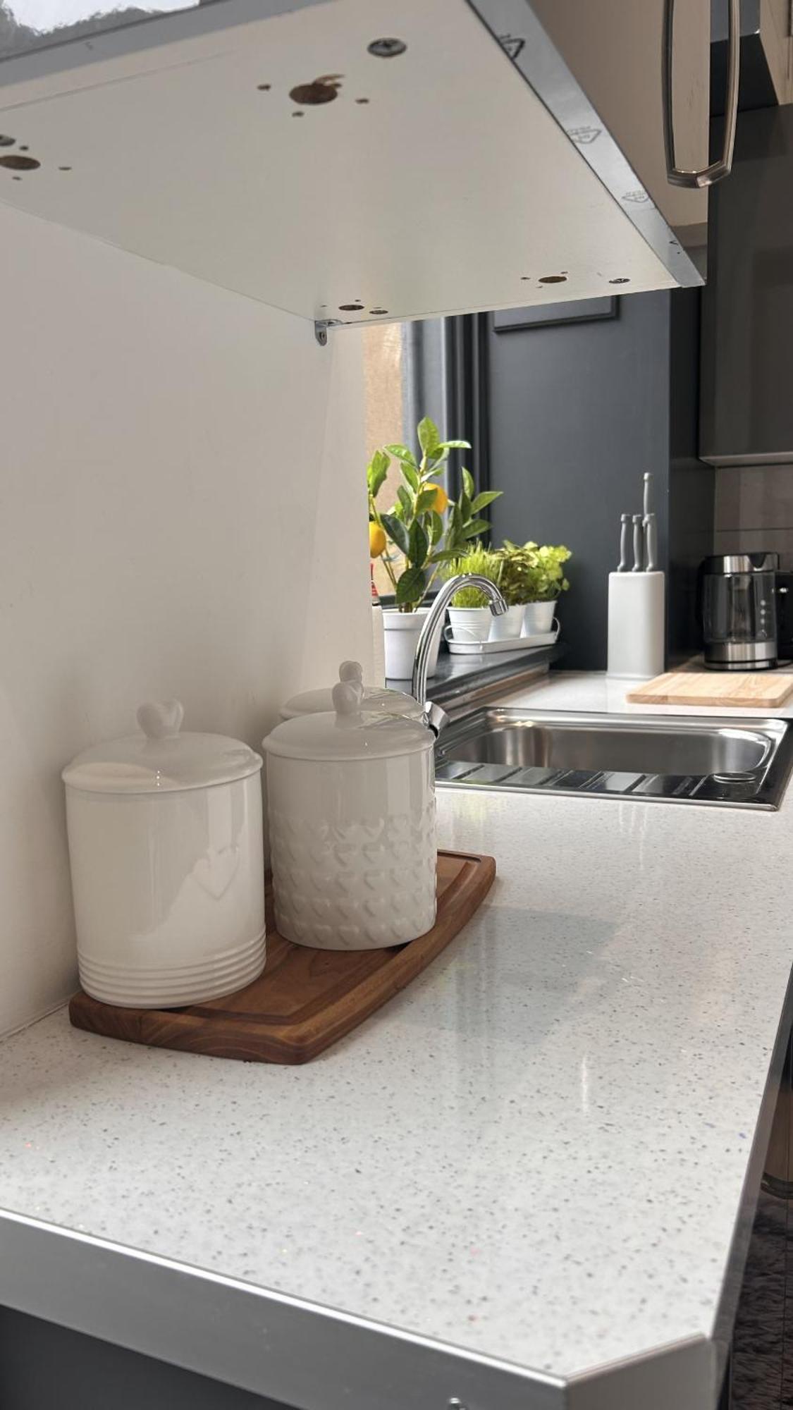 Cozy 1-Bedroom Apartment In The Heart Of Barnsley Town Centre エクステリア 写真