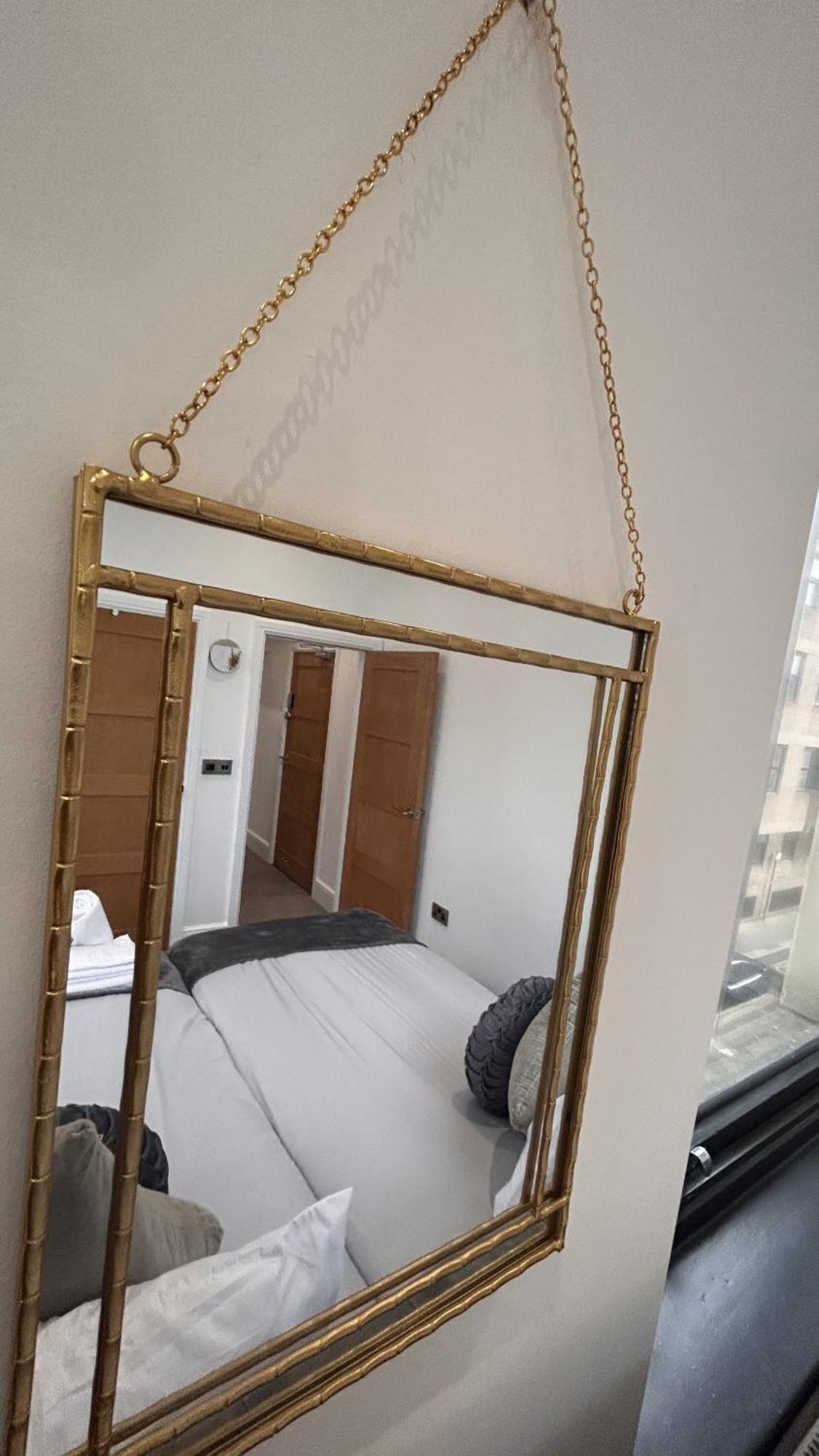 Cozy 1-Bedroom Apartment In The Heart Of Barnsley Town Centre エクステリア 写真